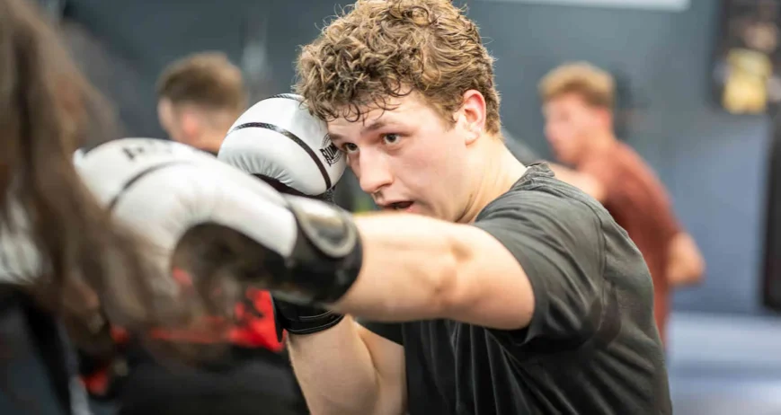 Groepsles boksen voor volwassenen bij BOKS Leiden