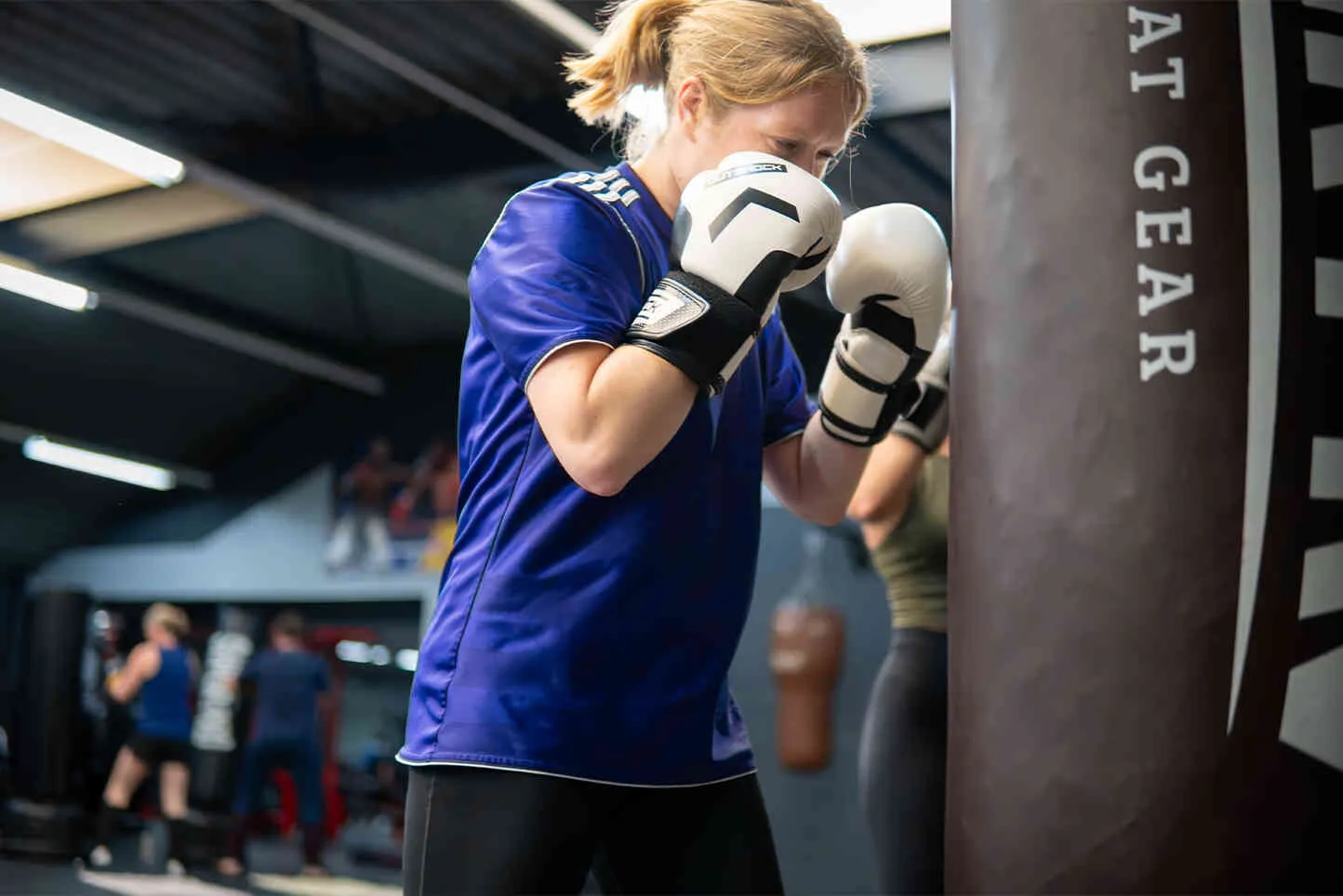 Kickbokszaktraining met traptechnieken op de zak bij BOKS Leiden