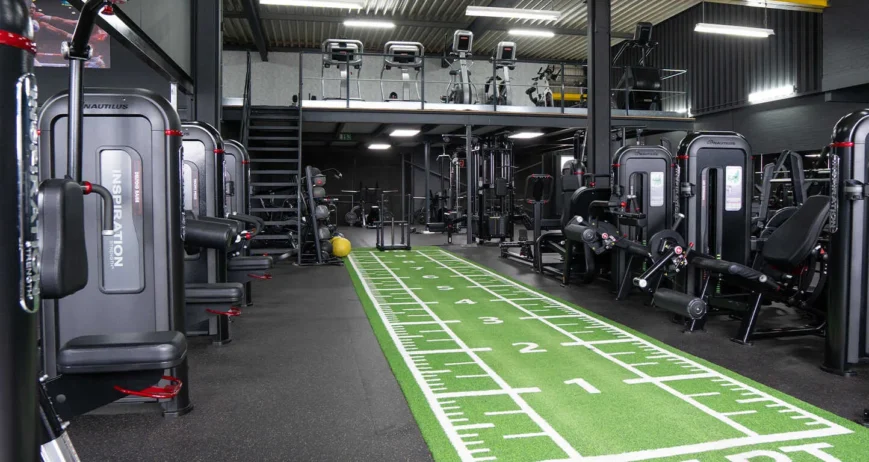 Cardiotoestellen in de fitnessruimte van BOKS Gouda