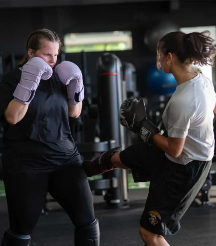 Groepsles kickboksen voor vrouwen bij BOKS Gouda